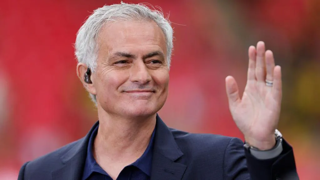 Who would say no to Benfica? - Mourinho touches down for negotiations